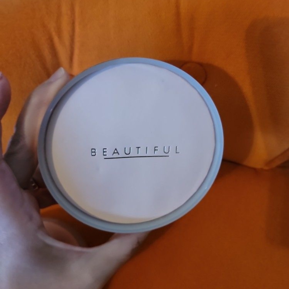 Estee Lauder Beautiful Perfumed Body Powder - No Box - Picture 3 of 4